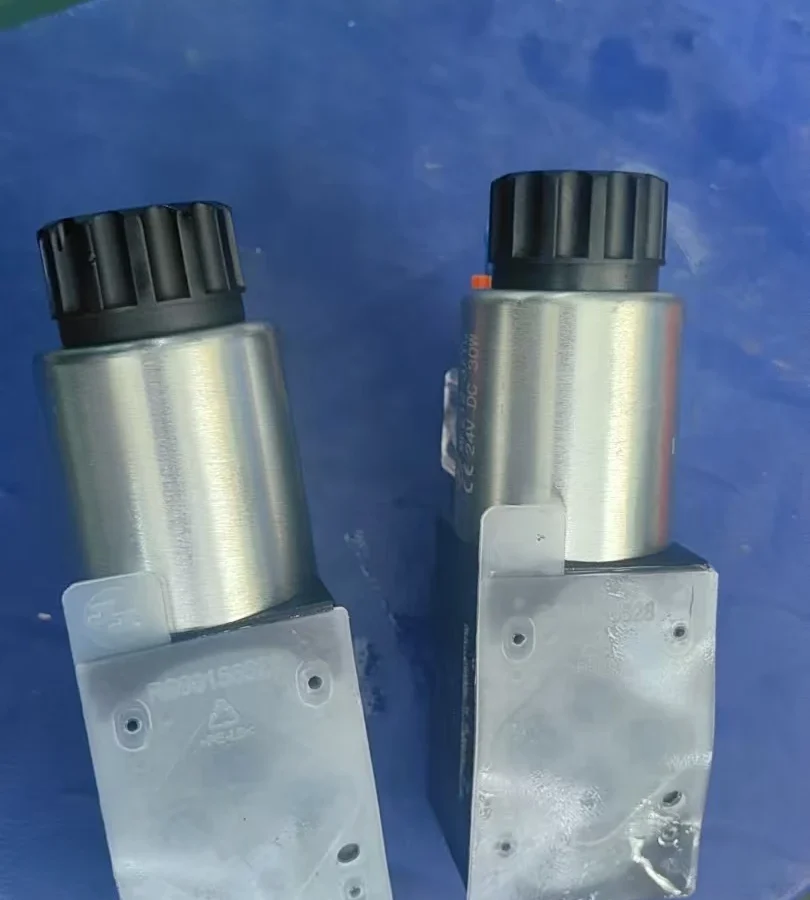Hydraulic Solenoid Directional Control Valve D1VW020HNJW91 D1VW004CNJW91 D1VW020BNJW91 D3W020BNJ30 D1SE83NJW